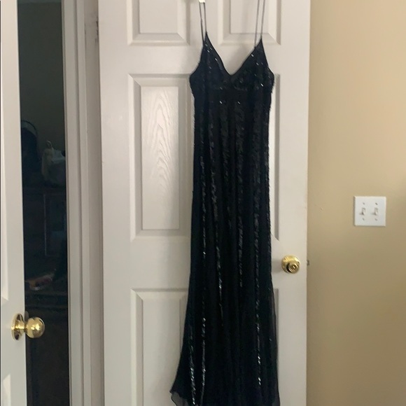 black dress. very unique - Picture 2 of 5